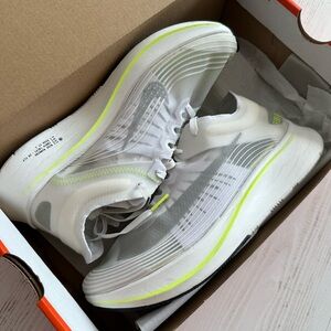 Nike WMNS Zoom Fly SP
